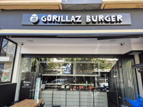 Μεταλλικά-Γράμματα-Κουτιαστά-με-Φωτισμό Gorillaz-burger-01